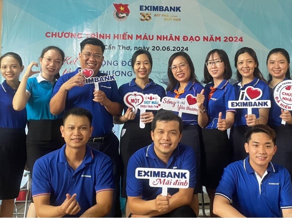 Tài chính - Ngân hàng - Eximbank tổ chức ngày hội hiến máu “Kết nối cộng đồng, lan tỏa yêu thương” (Hình 2).