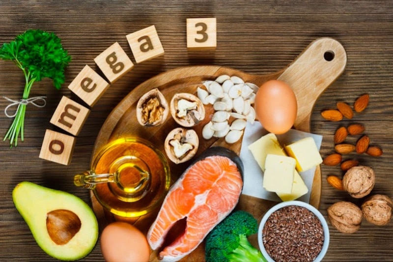 Nên bổ sung các thực phẩm giàu omega-3 là dưỡng chất tốt cho mắt vào chế độ ăn uống