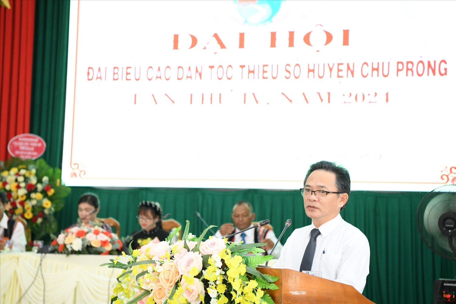 Ông Huỳnh Kim Đồng, Phó Trưởng Ban Dân tộc tỉnh Gia Lai phát biểu chỉ đạo Đại hội