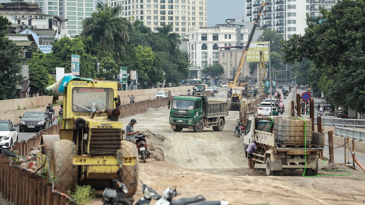 Vì sao dự án mở rộng đường Âu Cơ - Nhật Tân chưa thể thông xe toàn tuyến ngày 30/6? ảnh 8