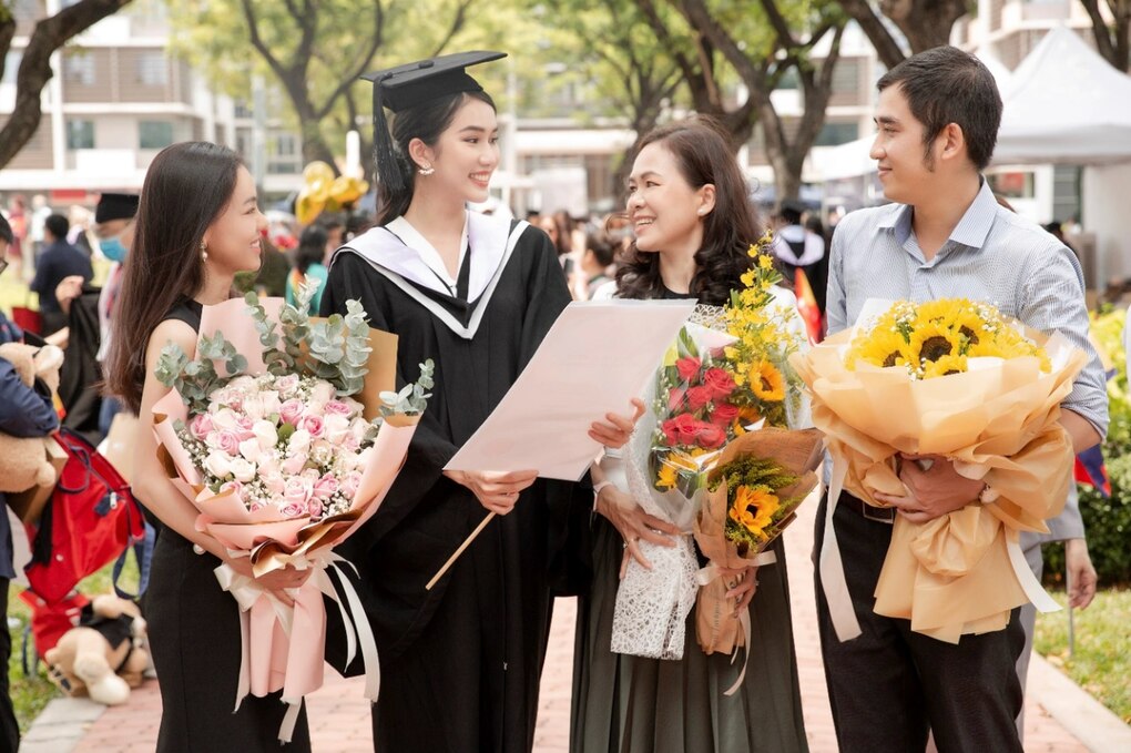 Á hậu Phương Anh thành giảng viên đại học ở trường con nhà giàu - 2