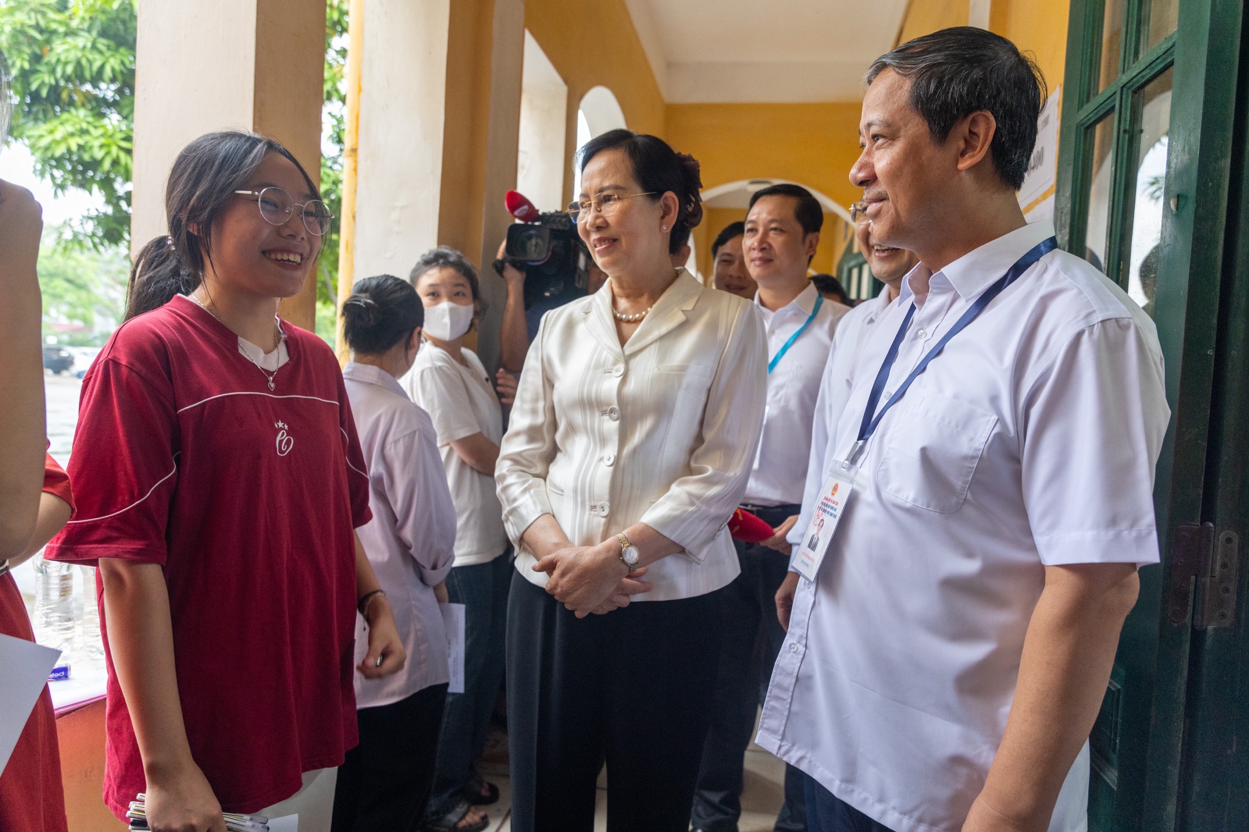 Bộ trưởng Bộ GD-ĐT: Đề thi phải đảm bảo để học sinh phát huy tốt nhất năng lực - Ảnh 2.