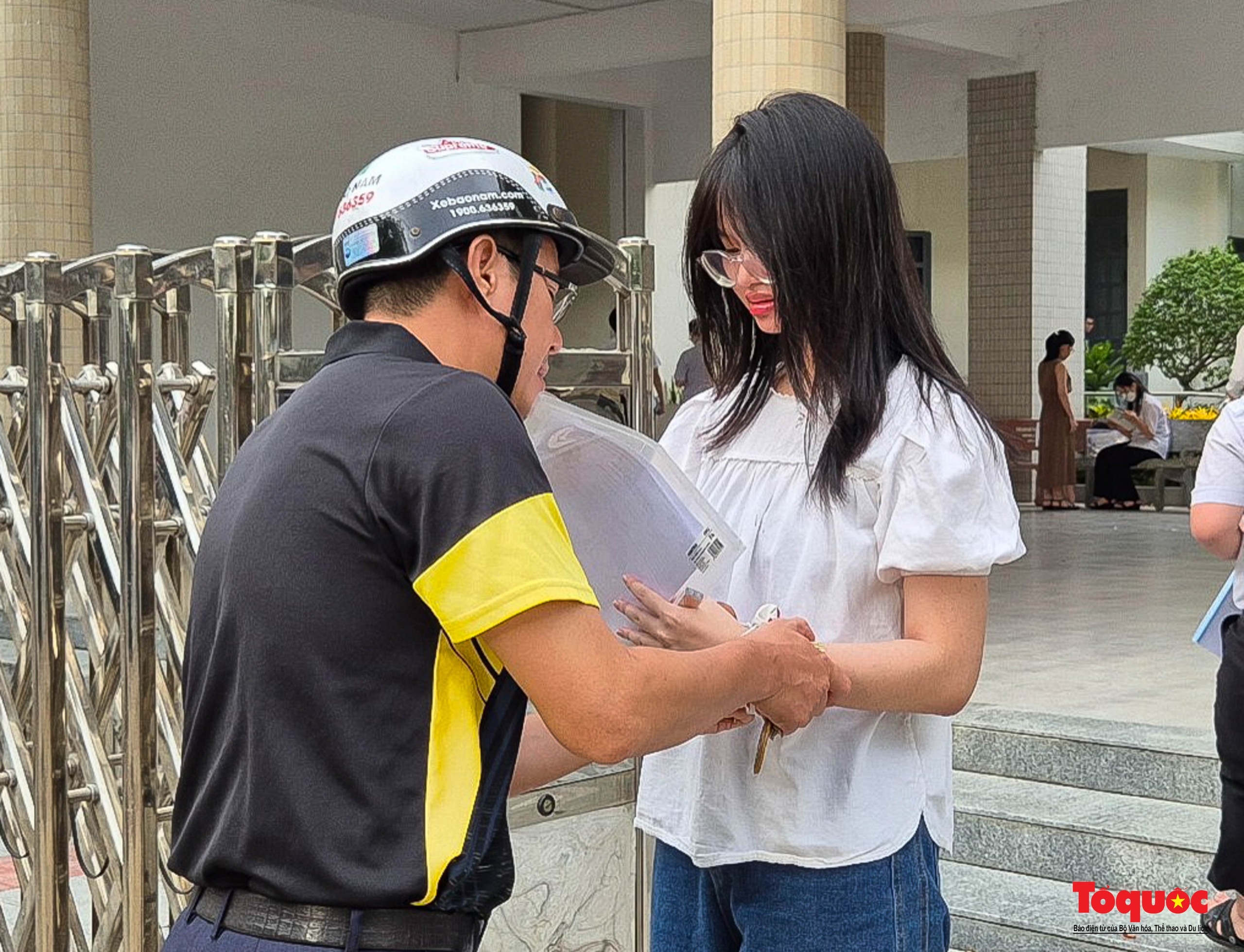Mais de 13.000 candidatos em Da Nang se inscreveram para o exame de formatura do ensino médio de 2024 - Foto 3. Hơn 13.000 thí sinh ở Đà Nẵng bước vào kỳ thi tốt nghiệp THPT 2024 - Ảnh 3.