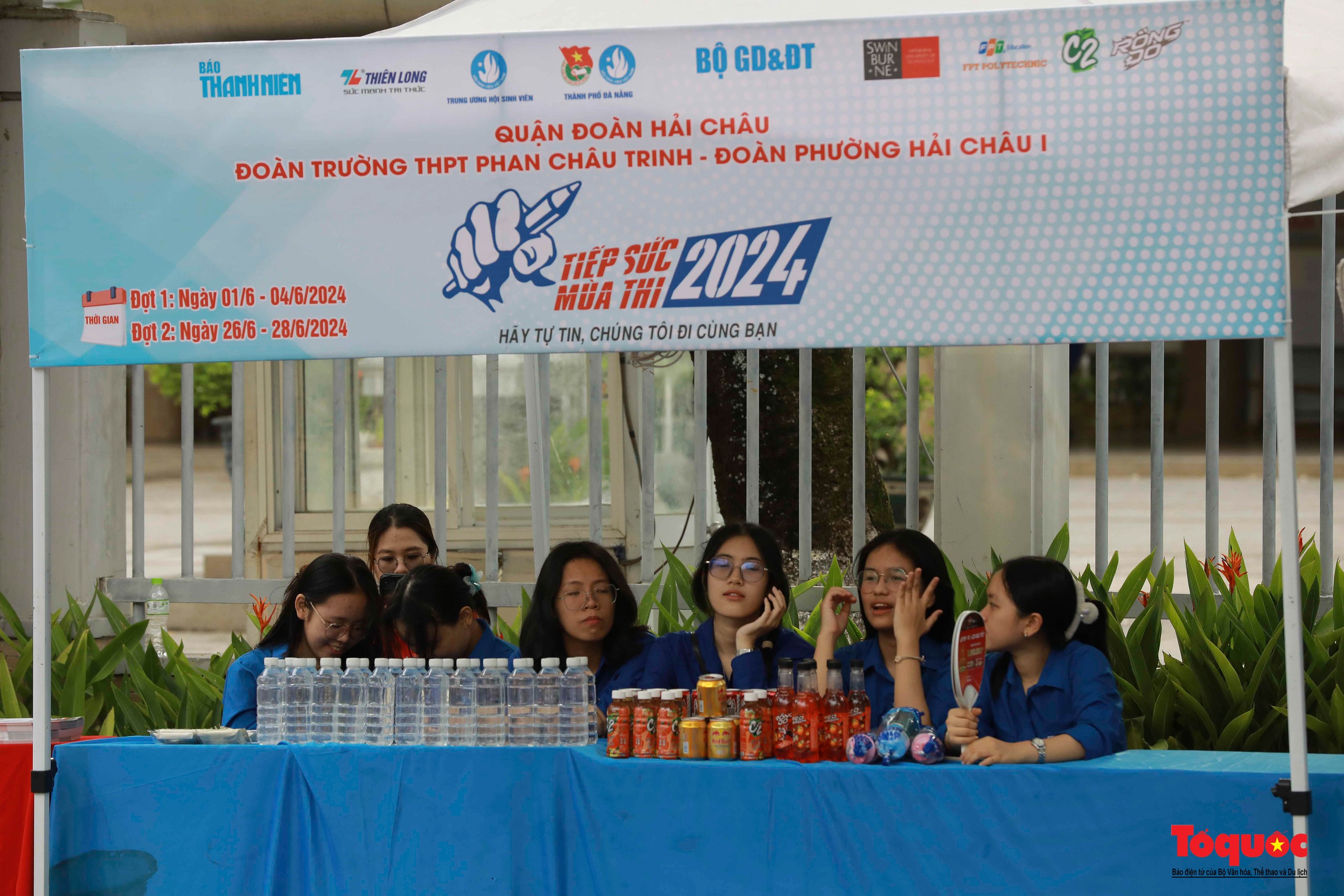 Mais de 13.000 candidatos em Da Nang se inscreveram para o exame de formatura do ensino médio de 2024 - Foto 12. Hơn 13.000 thí sinh ở Đà Nẵng bước vào kỳ thi tốt nghiệp THPT 2024 - Ảnh 12.