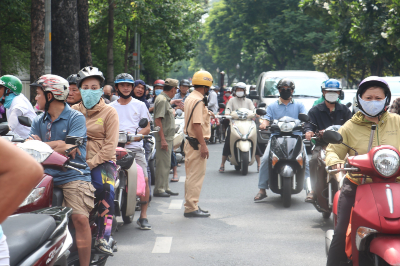 Phát hiện 1 thí sinh mở tài liệu thu nhỏ -0