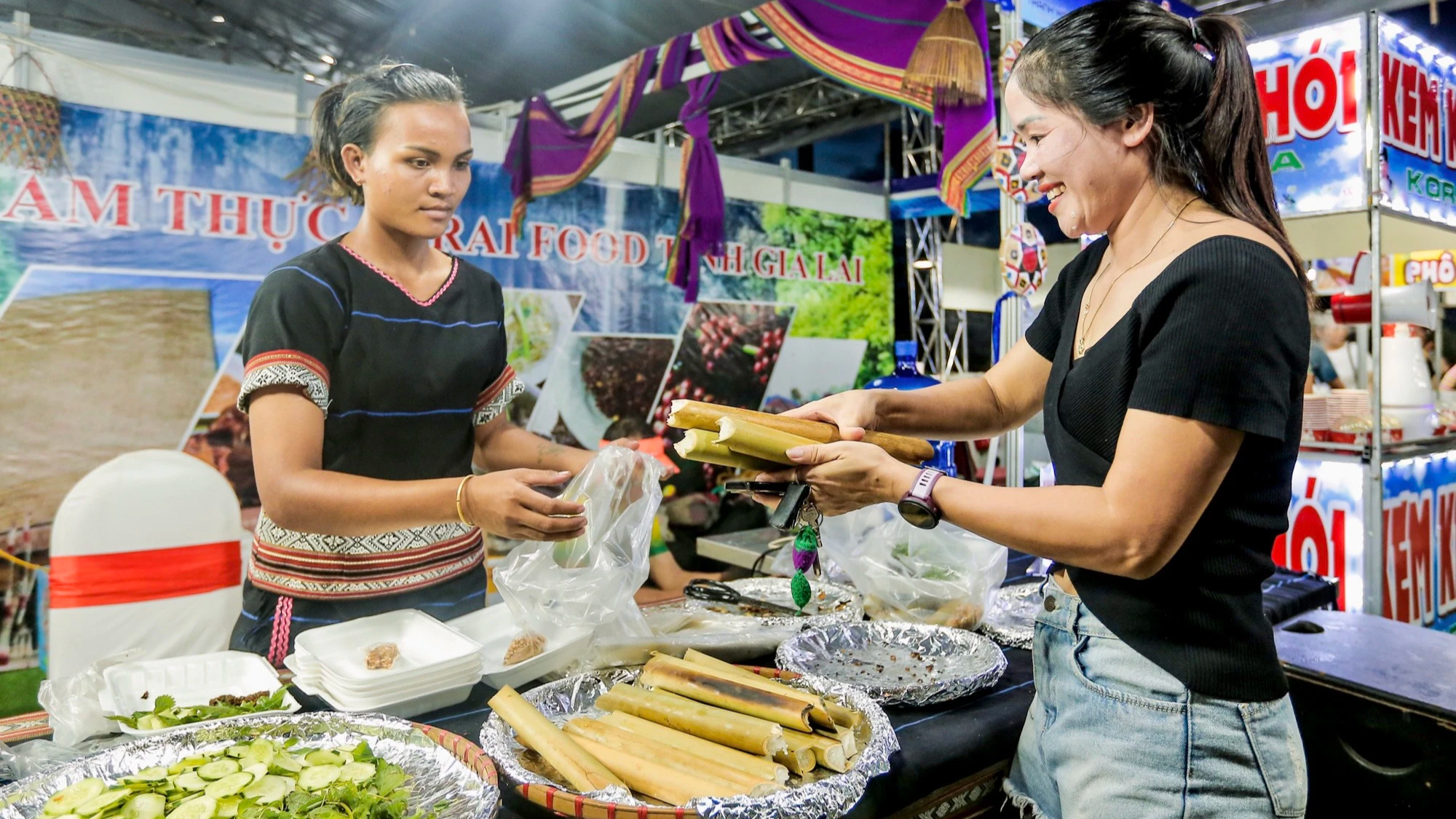 Tinh hoa ẩm thực nhiều tỉnh, thành hội tụ tại Sầm Sơn- Ảnh 6.