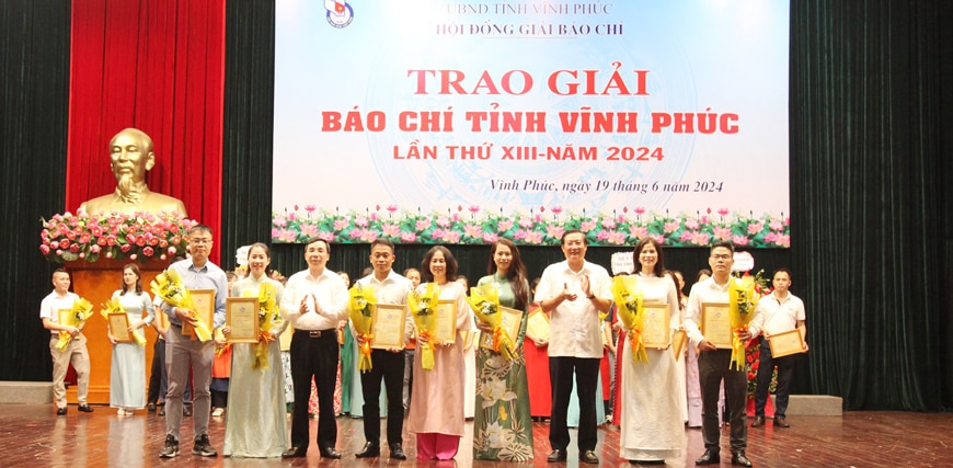 vinh phuc 35 tac pham xuat sac duoc trao giai bao chi tinh lan thu xiii hinh 1