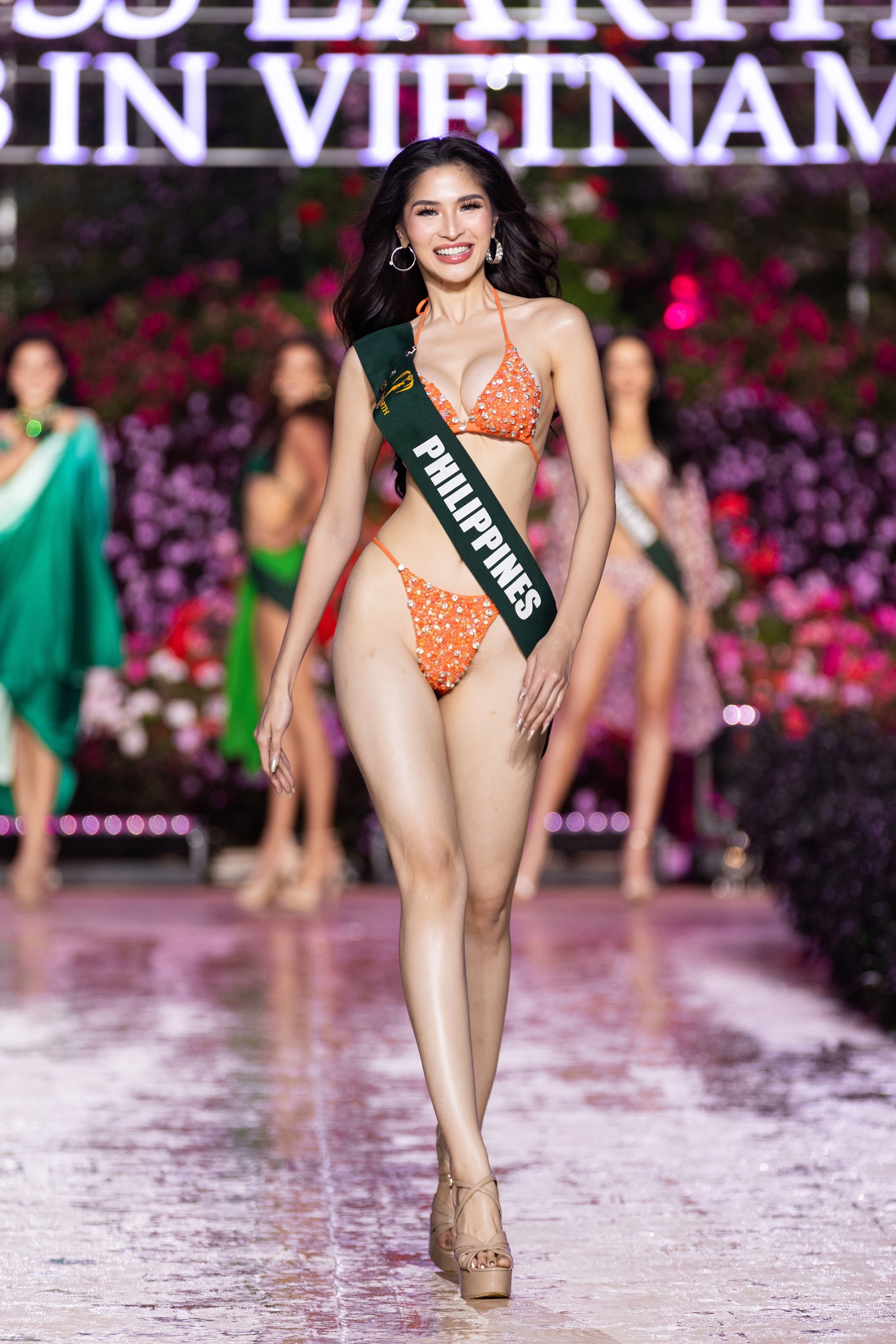 Top 5 ứng viên sáng giá nhất tại chung kết Miss Earth 2023 - Ảnh 5.