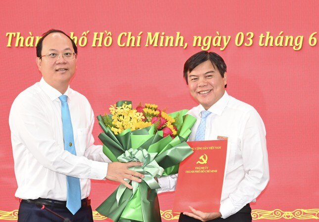 Ban Thường vụ Thành ủy TPHCM điều động, bổ nhiệm cán bộ chủ chốt ảnh 1