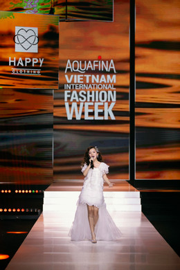 Kim Cương  1.jpg