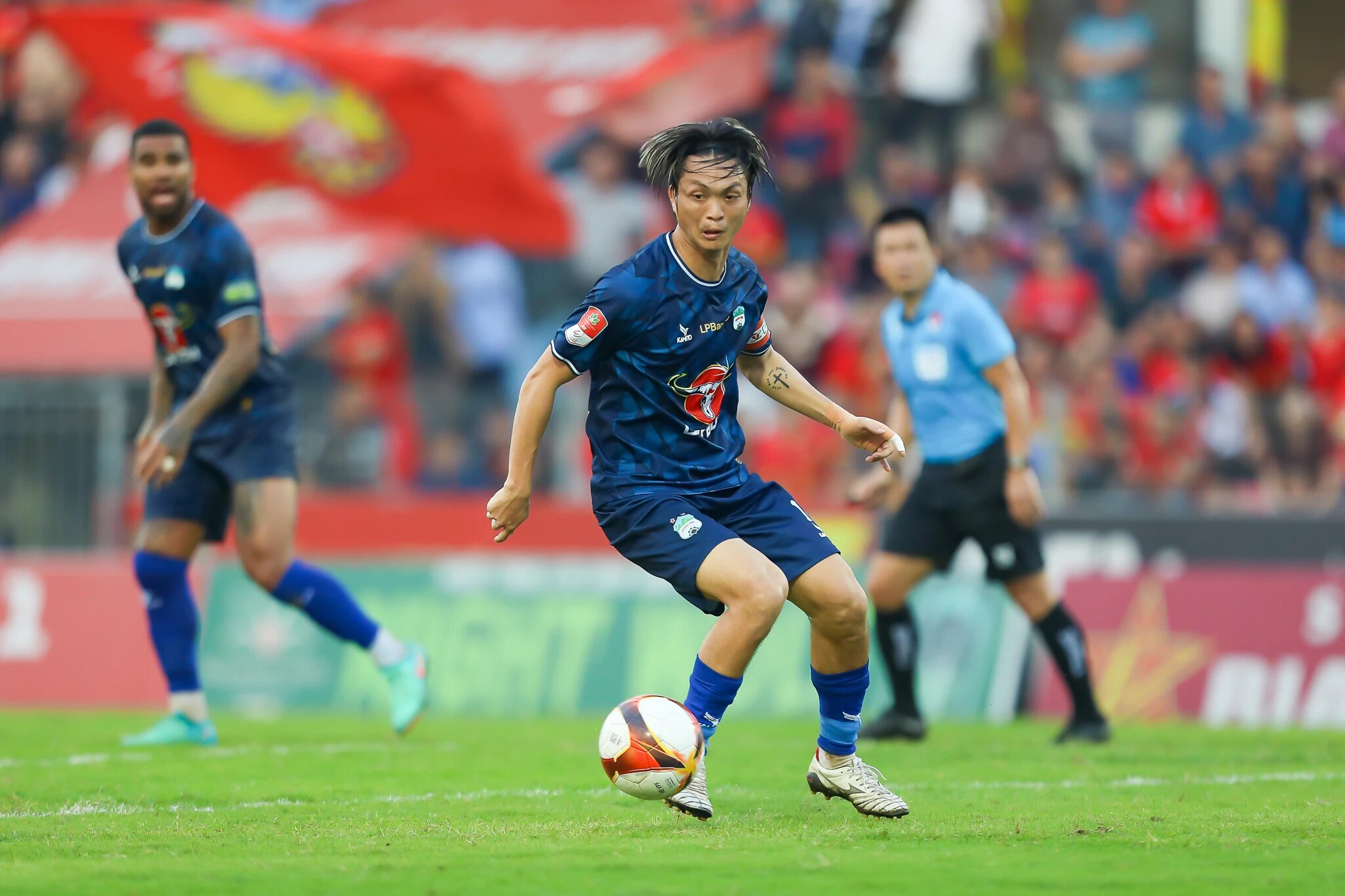 V-League: Chờ màn kết tuyệt đẹp của ‘chàng Nhô’ Tuấn Anh, tiền vệ tài hoa mà lận đận- Ảnh 1.