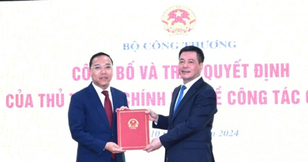 Công bố Quyết định của Thủ tướng điều động, bổ nhiệm Thứ trưởng Bộ Công Thương Nguyễn Hoàng Long