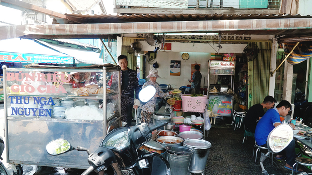 Đi ăn bún riêu tại TP.HCM tham khảo ngay những tiệm sau- Ảnh 2.