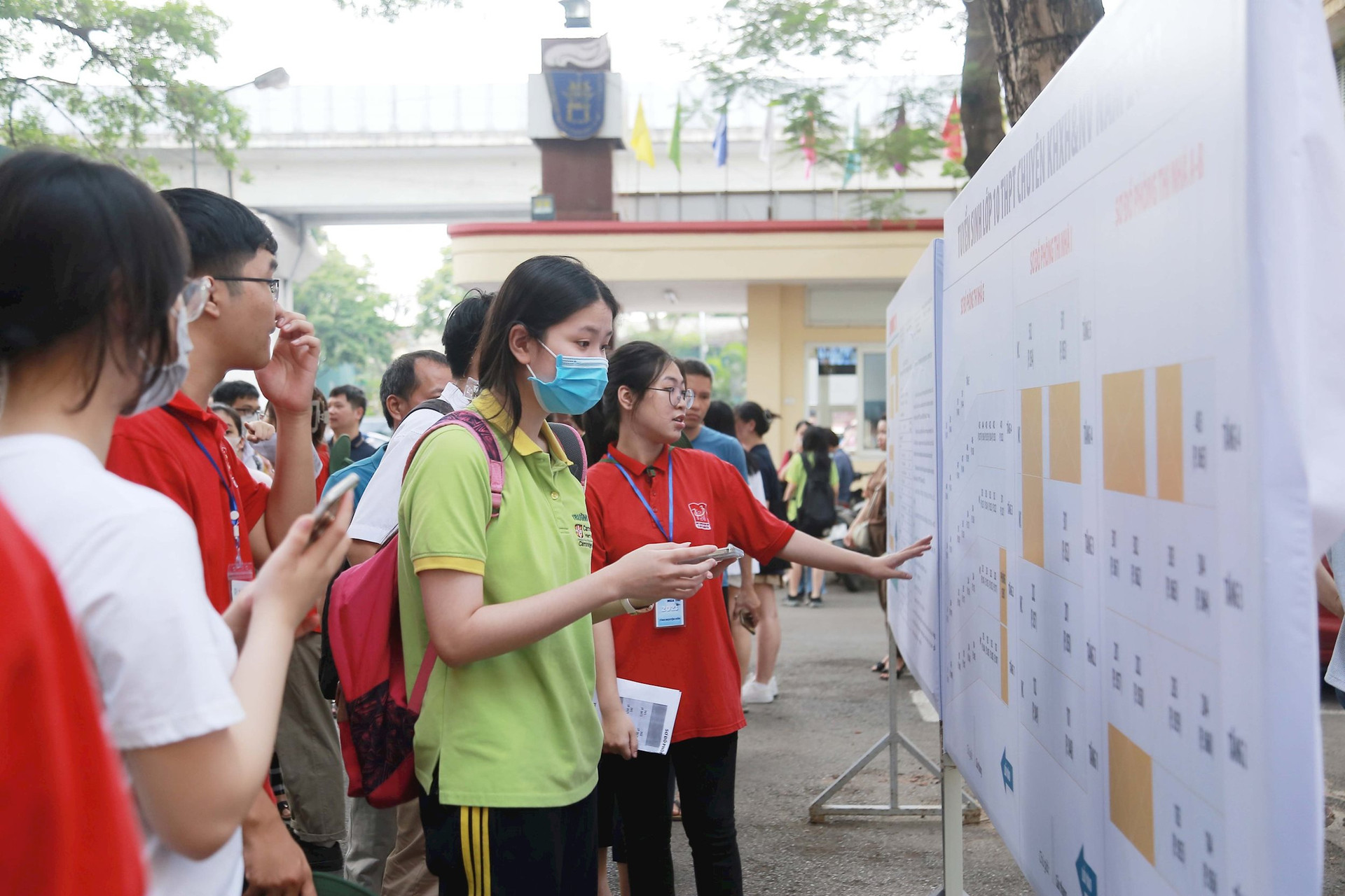 होआ बिन्ह की 2024-2025 के लिए 10वीं कक्षा की प्रवेश परीक्षा के अंकों की घोषणा का कार्यक्रम 1718238477727496565192.jpg