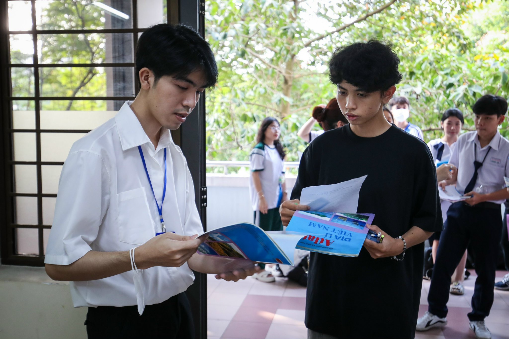 Điểm chuẩn ĐH Kinh tế TP.HCM: Gần nửa thí sinh trúng tuyển sớm đạt IELTS từ 6.0- Ảnh 1.