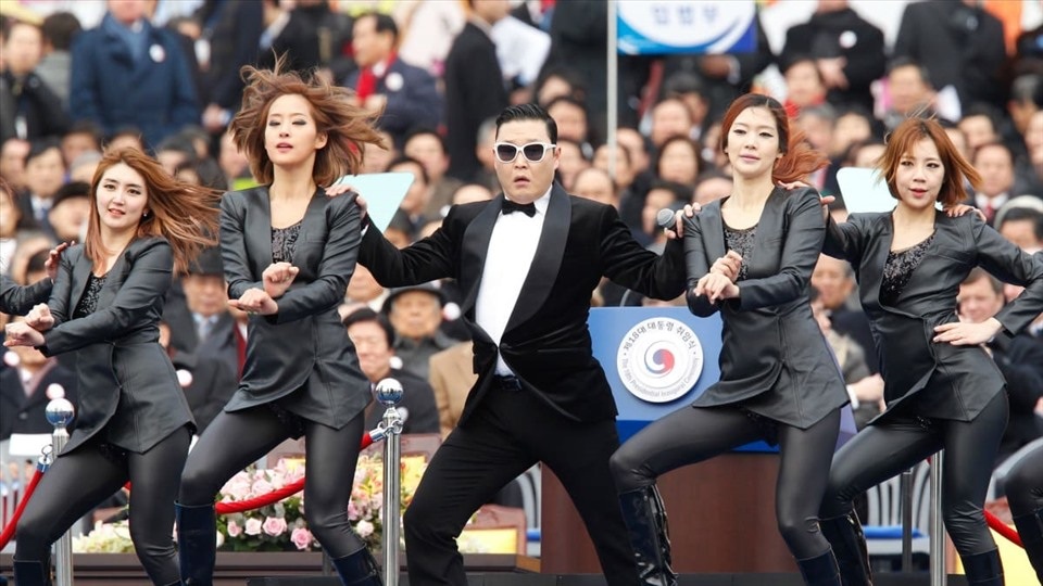 江南スタイルはブラックピンクの道を切り開き、サイの人生を変えた - 2 Gangnam Style mở đường cho Blackpink, thay đổi cuộc đời gã tâm thần Psy - 2