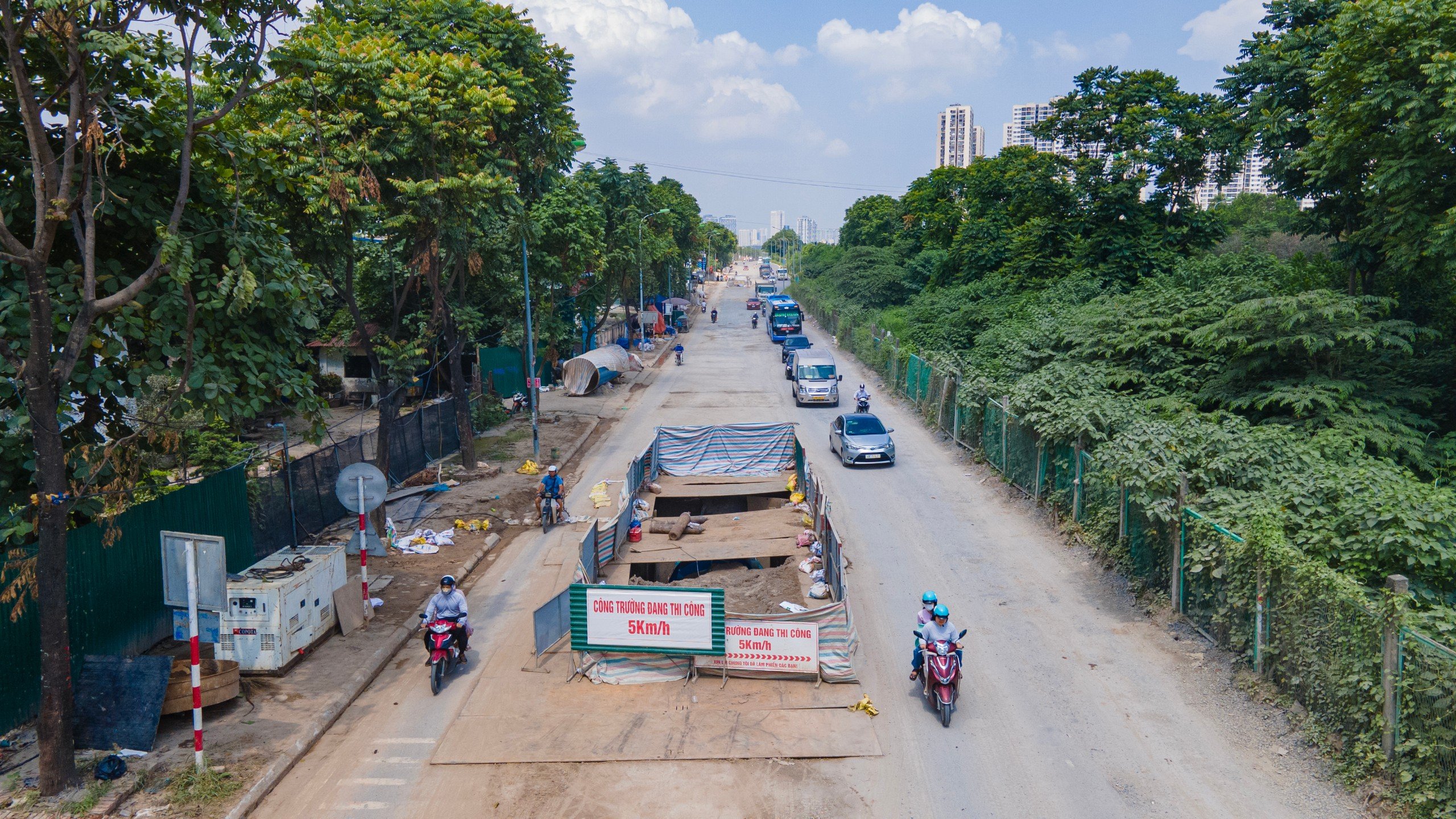 Hà Nội khắc phục tình trạng mất ATGT đường gom đại lộ Thăng Long do thi công ẩu- Ảnh 1.