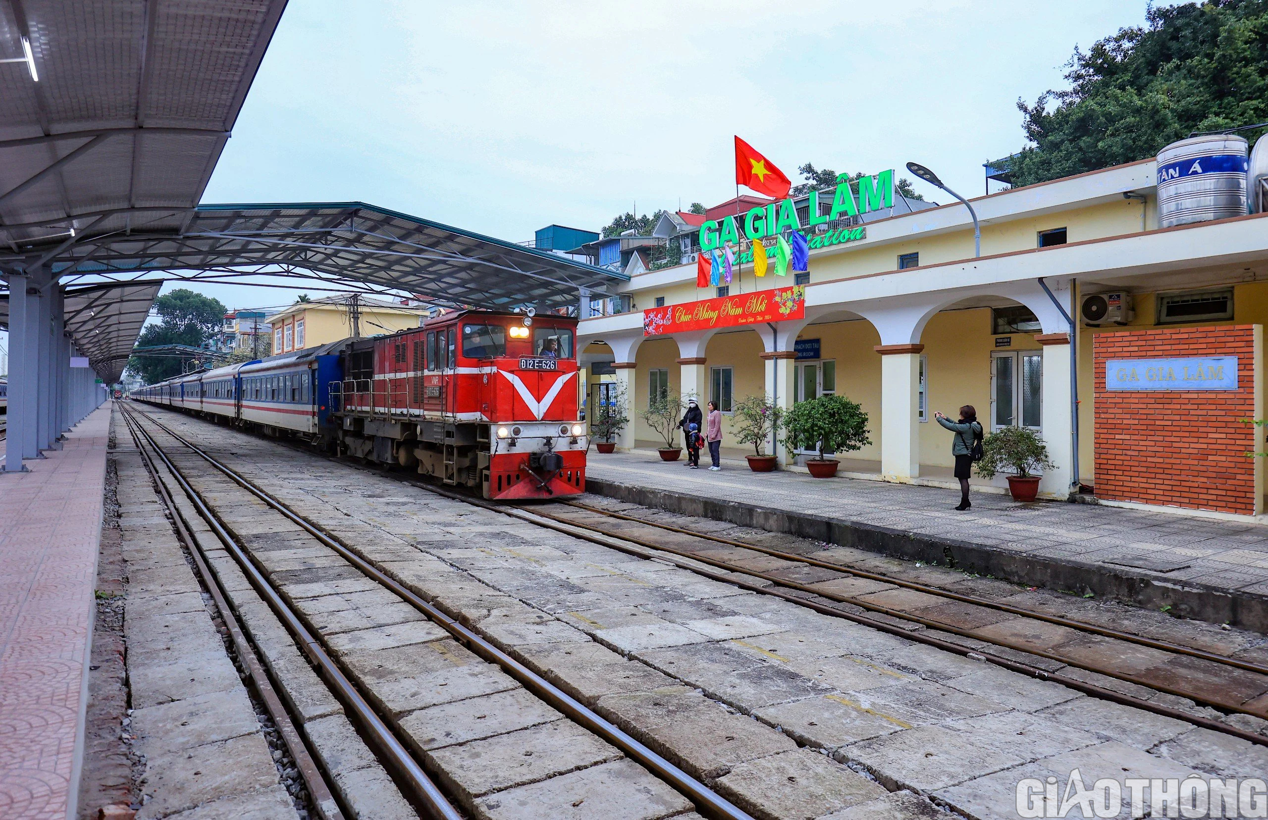 Cận cảnh nhà ga 