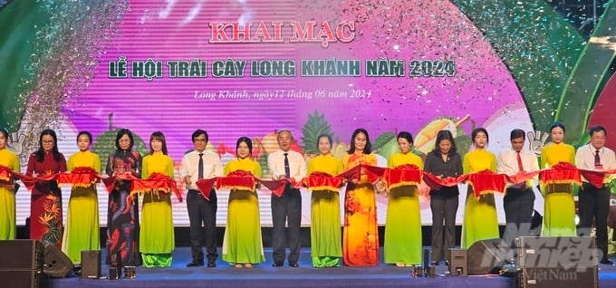 Lễ hội trái cây Long Khánh năm 2024 khai mạc tại Công viên Bia chiến thắng TP. Long Khánh. Ảnh: Minh Sáng.