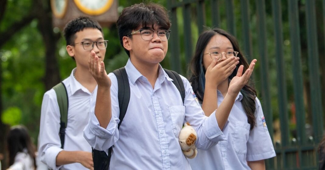 Môn có điểm trung bình thảm nhất 2023: Thí sinh nào sẽ đạt điểm 9-10?