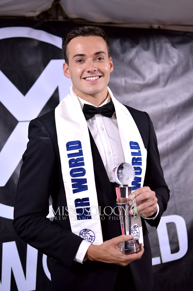 Mr World Vietnam 2024 nhận giải thưởng 