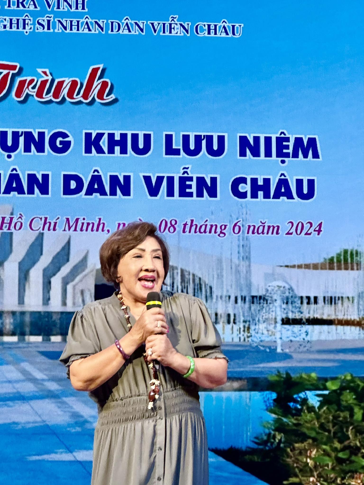 NSND Lệ Thủy kêu gọi chung tay gây quỹ xây dựng Khu lưu niệm cố soạn giả - NSND Viễn Châu- Ảnh 1.