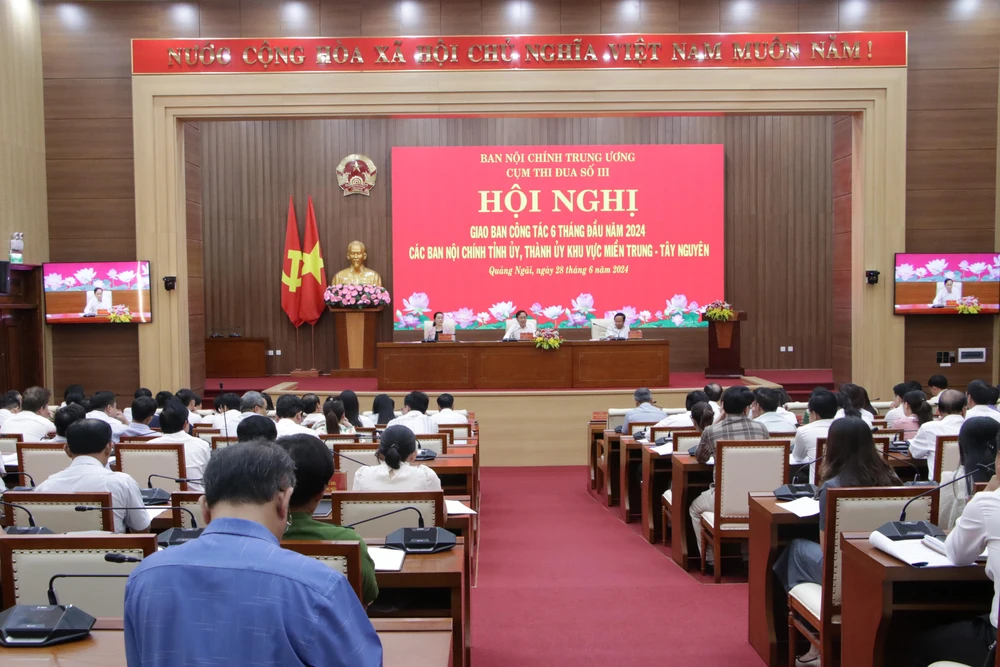 họi nghị 2.jpg