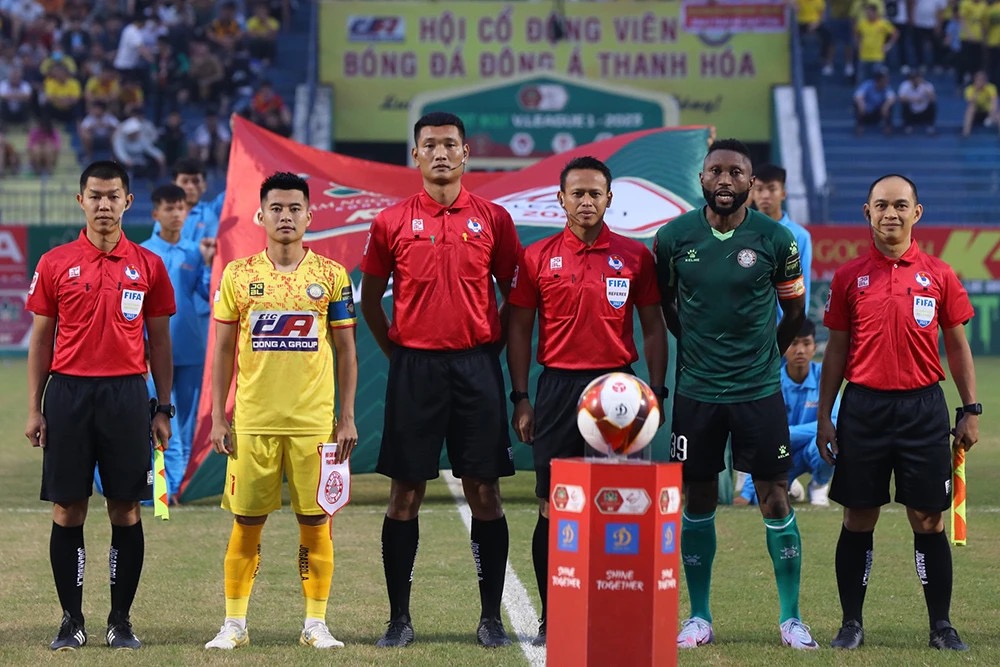 Lịch thi đấu, trực tiếp vòng 24 V-League hôm nay: Nảy lửa Quảng Nam đấu SLNA, trọng tài ngoại- Ảnh 2.