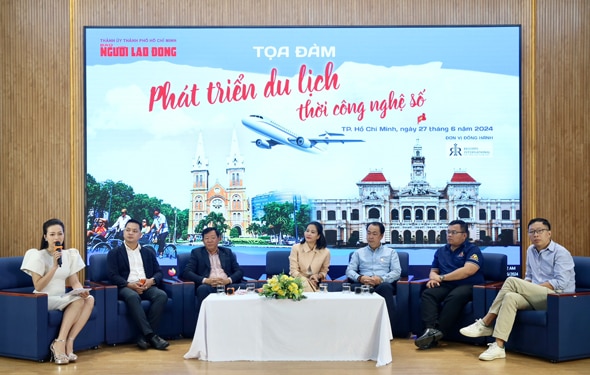 Tọa đàm “Phát triển du lịch thời công nghệ số” là diễn đàn để các chuyên gia, doanh nghiệp đề xuất nhiều giải pháp ứng dụng công nghệ vào ngành du lịch Ảnh: HOÀNG TRIỀU