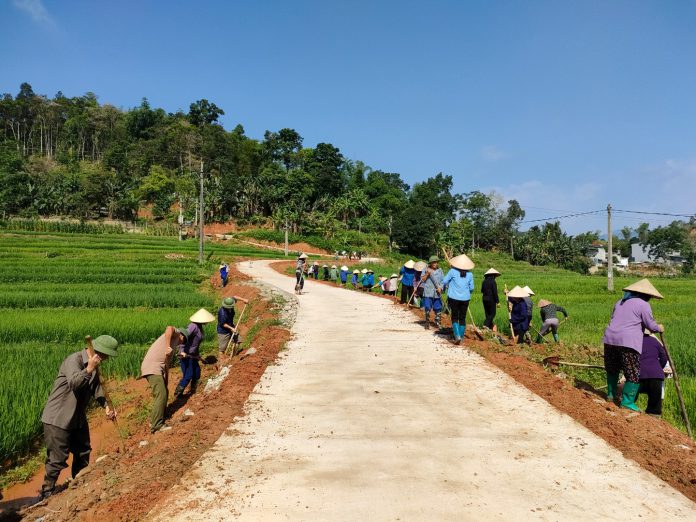 Nông dân vùng cao Bắc Kạn hiến đất, hiến công làm 