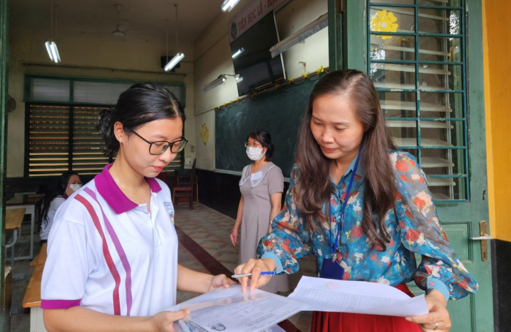 Nếu thí sinh bị mất hoặc quên thẻ dự thi, căn cước công dân phải báo cáo ngay lập tức cho trưởng điểm thi để xem xét, xử lý. (Ảnh minh hoạ)