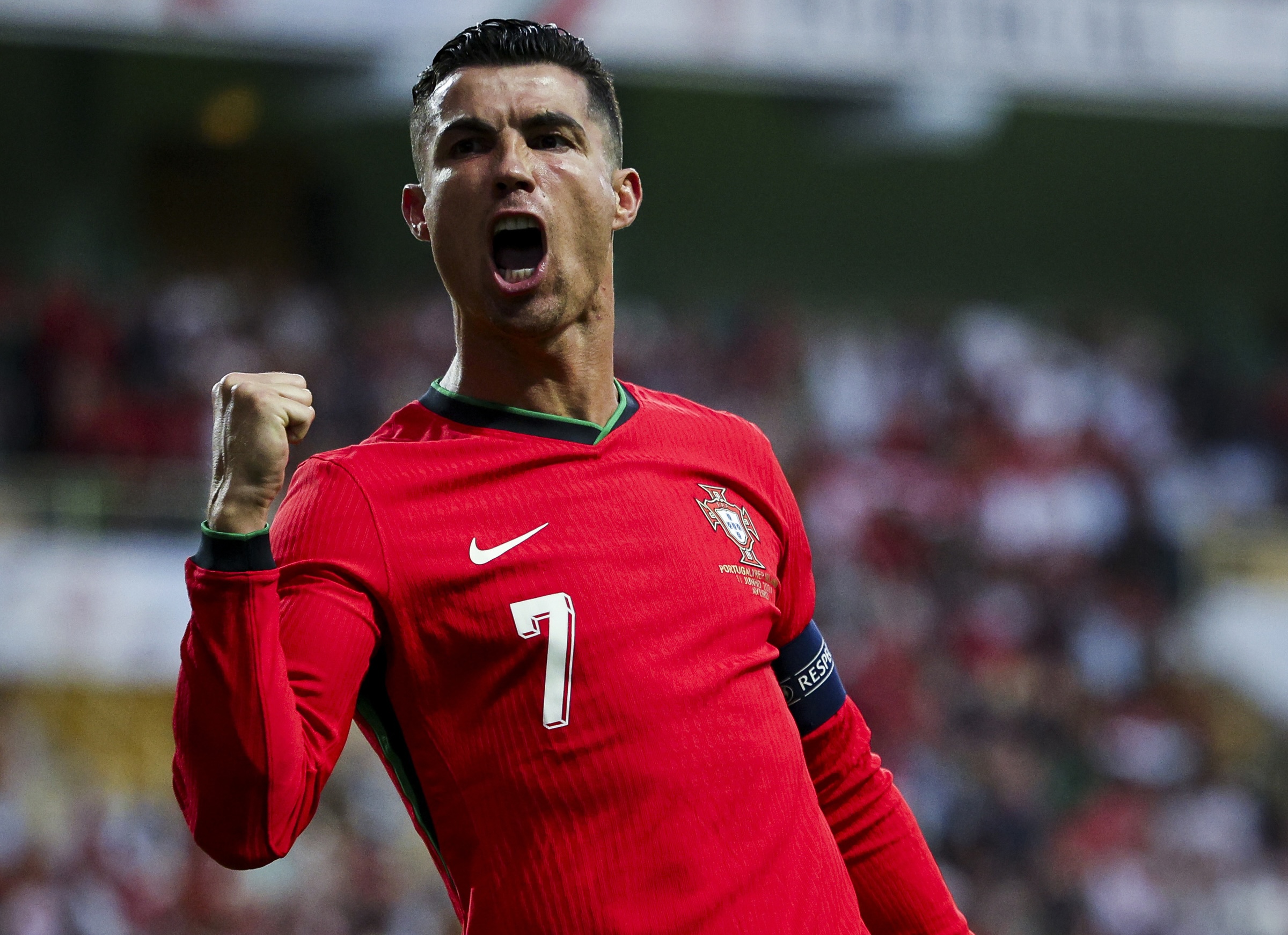 Ronaldo nói gì sau khi lập cú đúp, M.U bất ngờ giữ lại HLV Erik ten Hag- Ảnh 1.