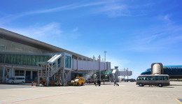 ສະໜາມບິນ ລຽນ ແກ້ວ 876.jpg