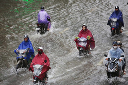 W-buying at Hanoi Dinh Hieu 2.jpg