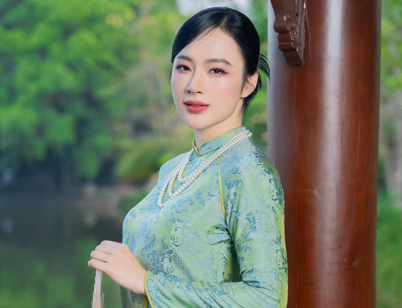 Angela Phương Trinh được khán giả nhắc đến qua những thông tin chia sẻ gây tranh cãi - Ảnh: Facebook nhân vật