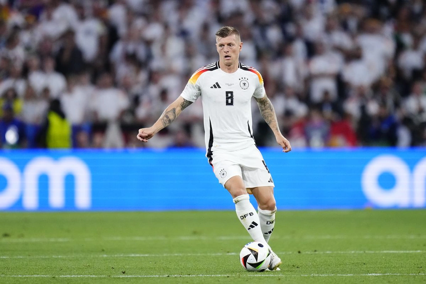 Toni Kroos überbrachte der deutschen Mannschaft schlechte Nachrichten