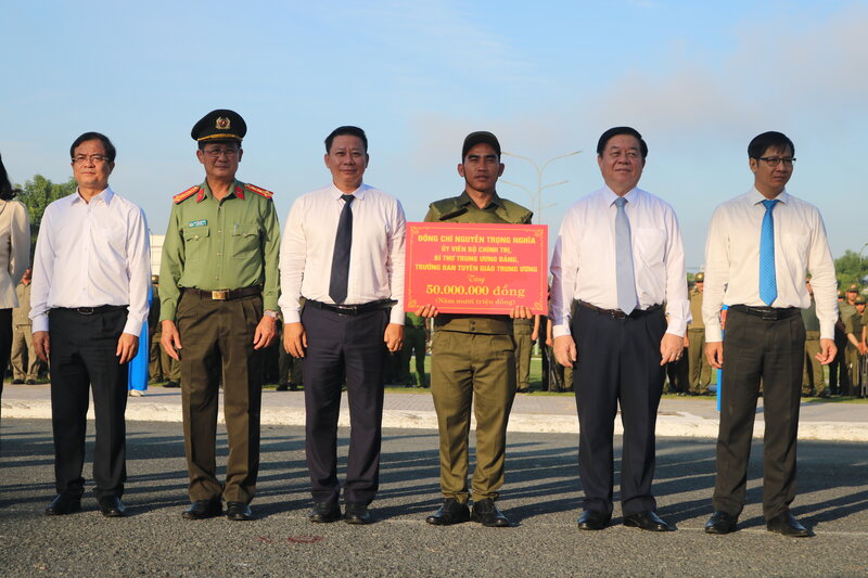 Ủy viên Bộ Chính trị, Bí thư Trung ương Đảng, Trưởng Ban Tuyên giáo Trung ương - Nguyễn Trọng Nghĩa 