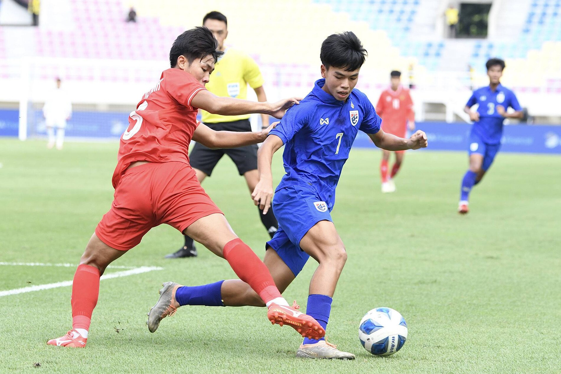 U.16 Việt Nam thua Thái trong ngày có VAR, lỡ giấc mơ chung kết: HLV Minh Chiến nhận lỗi- Ảnh 2.