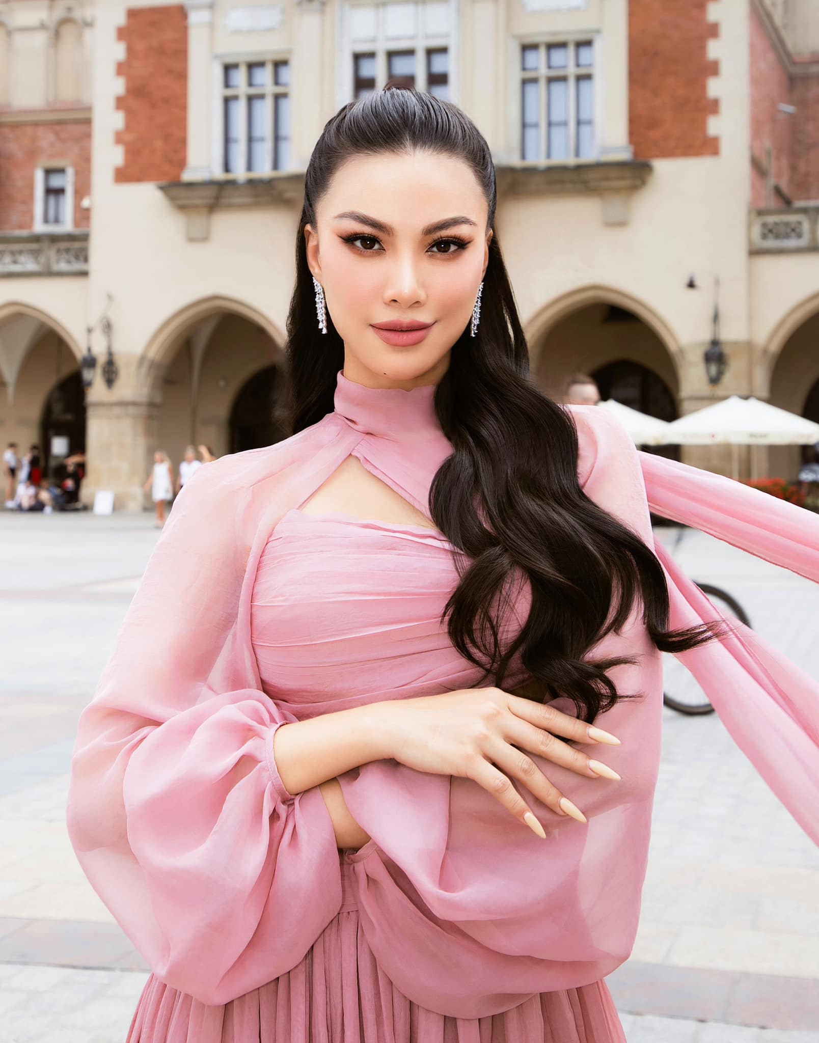 Á hậu Kim Duyên - Giám khảo Miss Supranational 2024: 