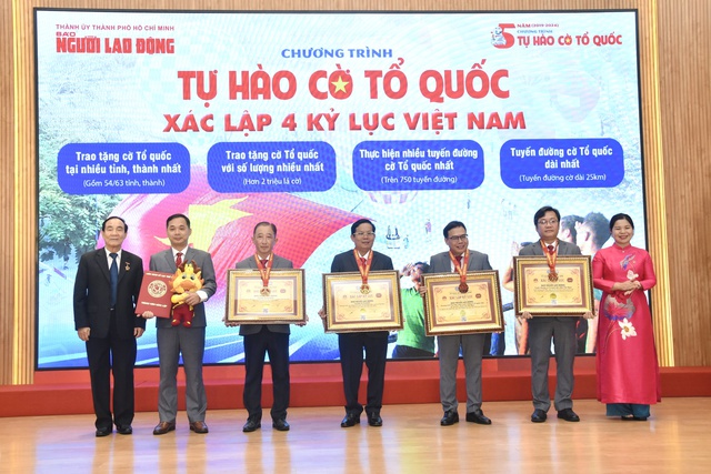 "Tự hào cờ Tổ quốc": Hành trình 5 năm khơi dậy niềm tự hào về đất nước - Ảnh 6.