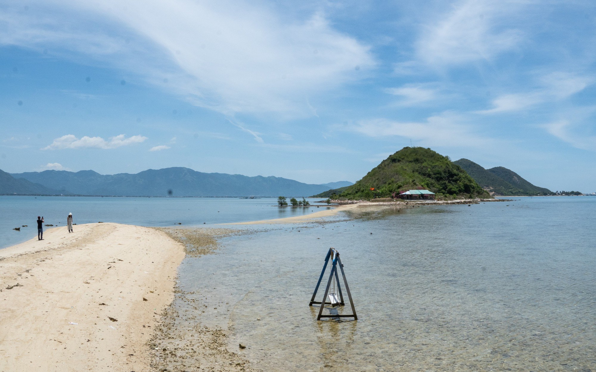 Có lẽ nào đây là làng sở hữu nhiều hòn đảo nhất ở Khánh Hòa, nằm trong vịnh biển đẹp như phim?- Ảnh 3.