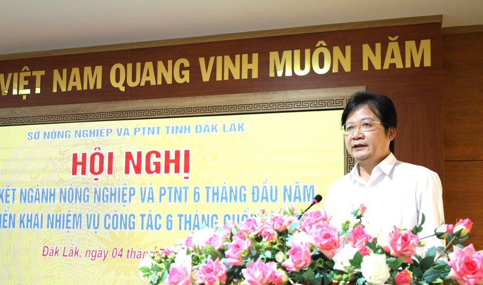 Ông Nguyễn Hoài Dương, Giám đốc Sở NN-PTNT tỉnh Đắk Lắk phát biểu tại hội nghị