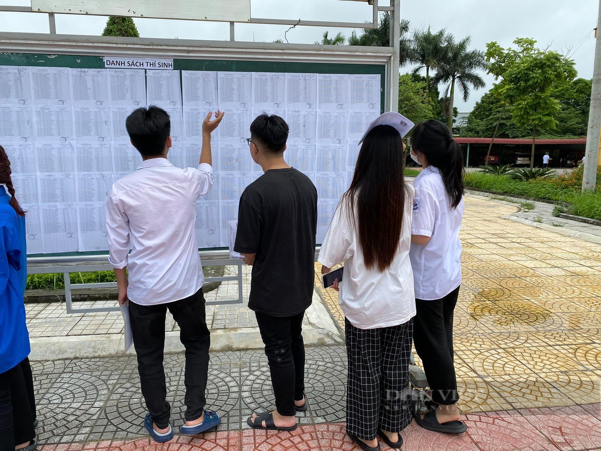 Hải Dương lùi thời gian công bố điểm chuẩn lớp 10 THPT năm học 2024 - 2025 sang ngày mai- Ảnh 1.