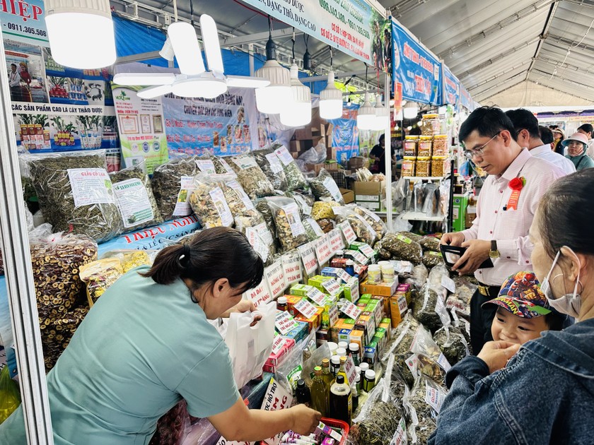 Ngày hội Du lịch sinh thái Phong Điền đã thu hút rất đông du khách trong và ngoài TP Cần Thơ đến tham quan, trải nghiệm.