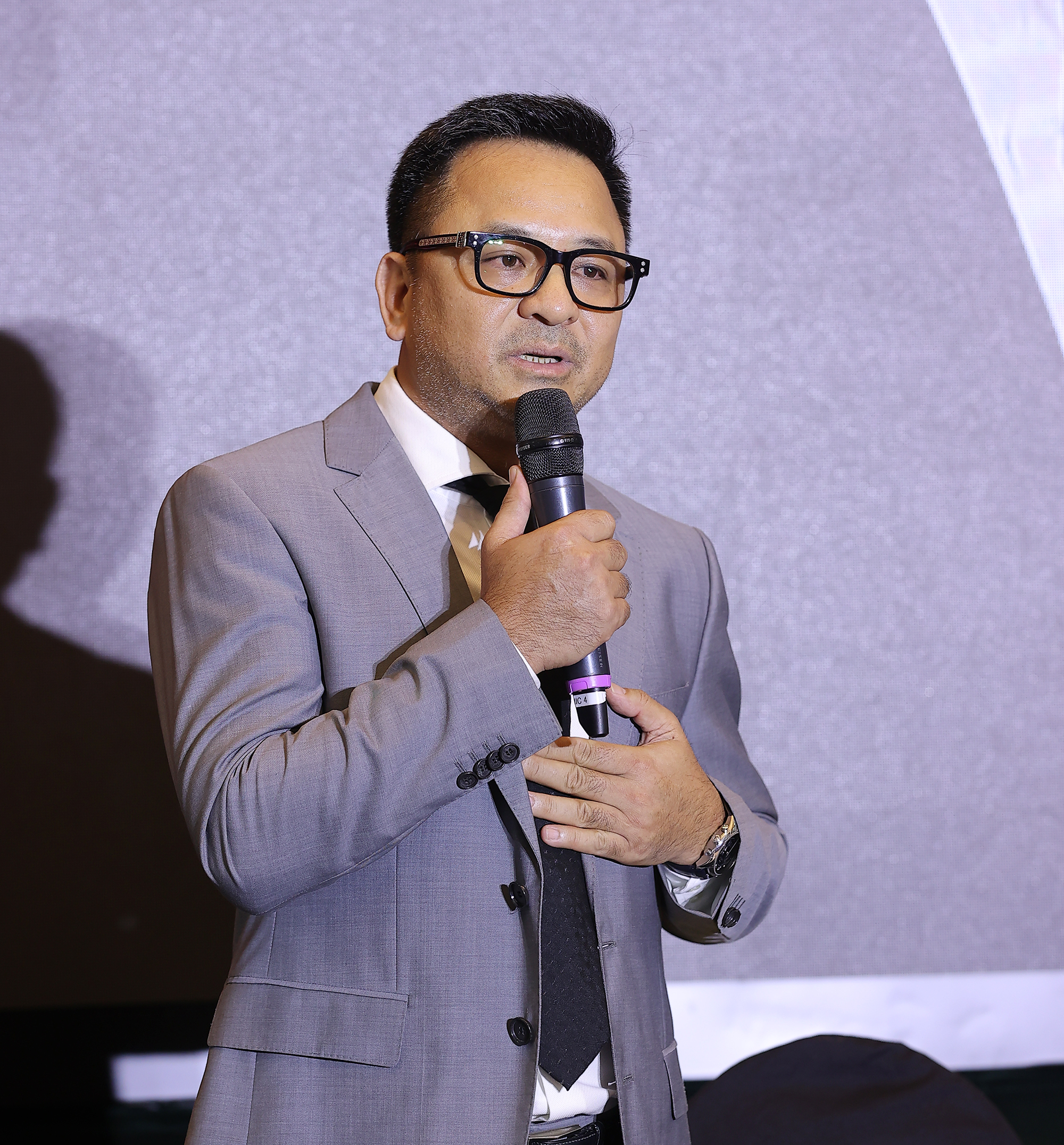 Что исполнит «король трубы» Кенни Джи после 7 лет возвращения во Вьетнам? - Фото 2.