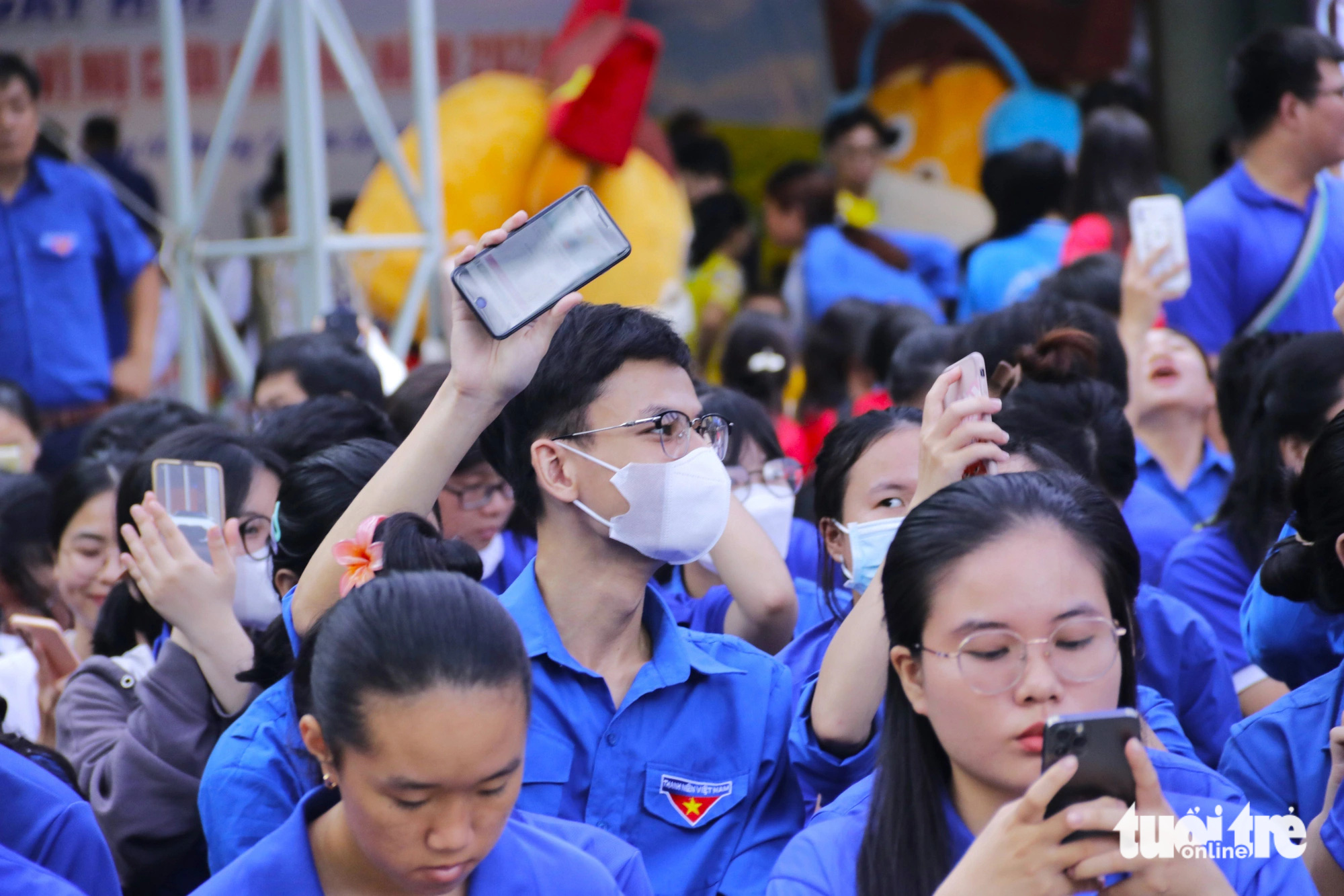 Thông qua việc quyên góp trong người dân TP.HCM, hy vọng rằng không lâu nữa xã đảo Thạnh An sẽ có một chiếc tàu cấp cứu nhanh hơn, hiện đại hơn để kịp thời cấp cứu cho những ca bệnh nặng - Ảnh: TIẾN QUỐC