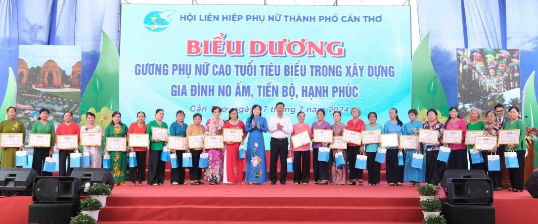 Hội LHPN TP Cần Thơ: Trao thưởng 4 ý tưởng xuất sắc về khởi nghiệp và chuyển đổi xanh- Ảnh 2.