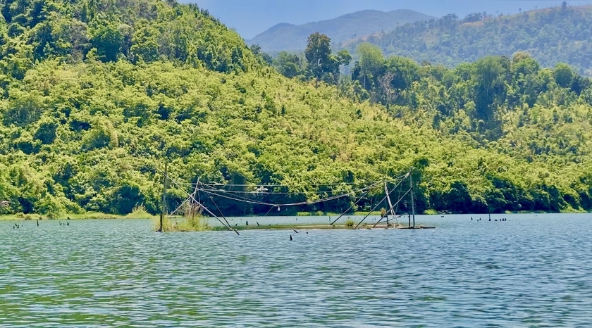 Một làng ở Gia Lai, dân quanh năm ăn cơm nếp, nước sông Sê San xanh ngắt, hồ thủy điện mênh mông- Ảnh 5.