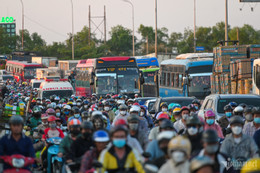 w un tac nghi le 11 3 1327.jpg