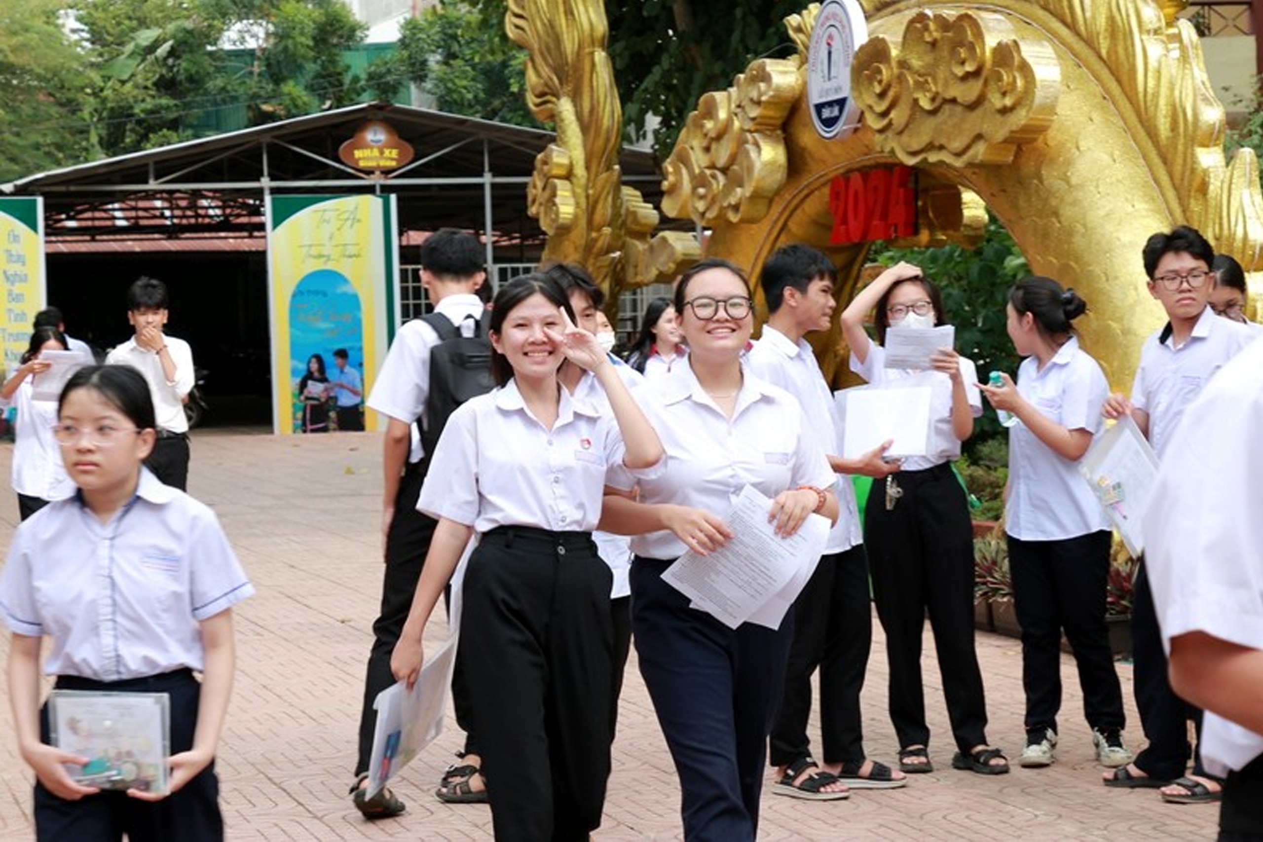 Dự đoán điểm chuẩn vào lớp 10 ở Đắk Lắk năm 2024: Bằng hoặc tăng nhẹ- Ảnh 2.